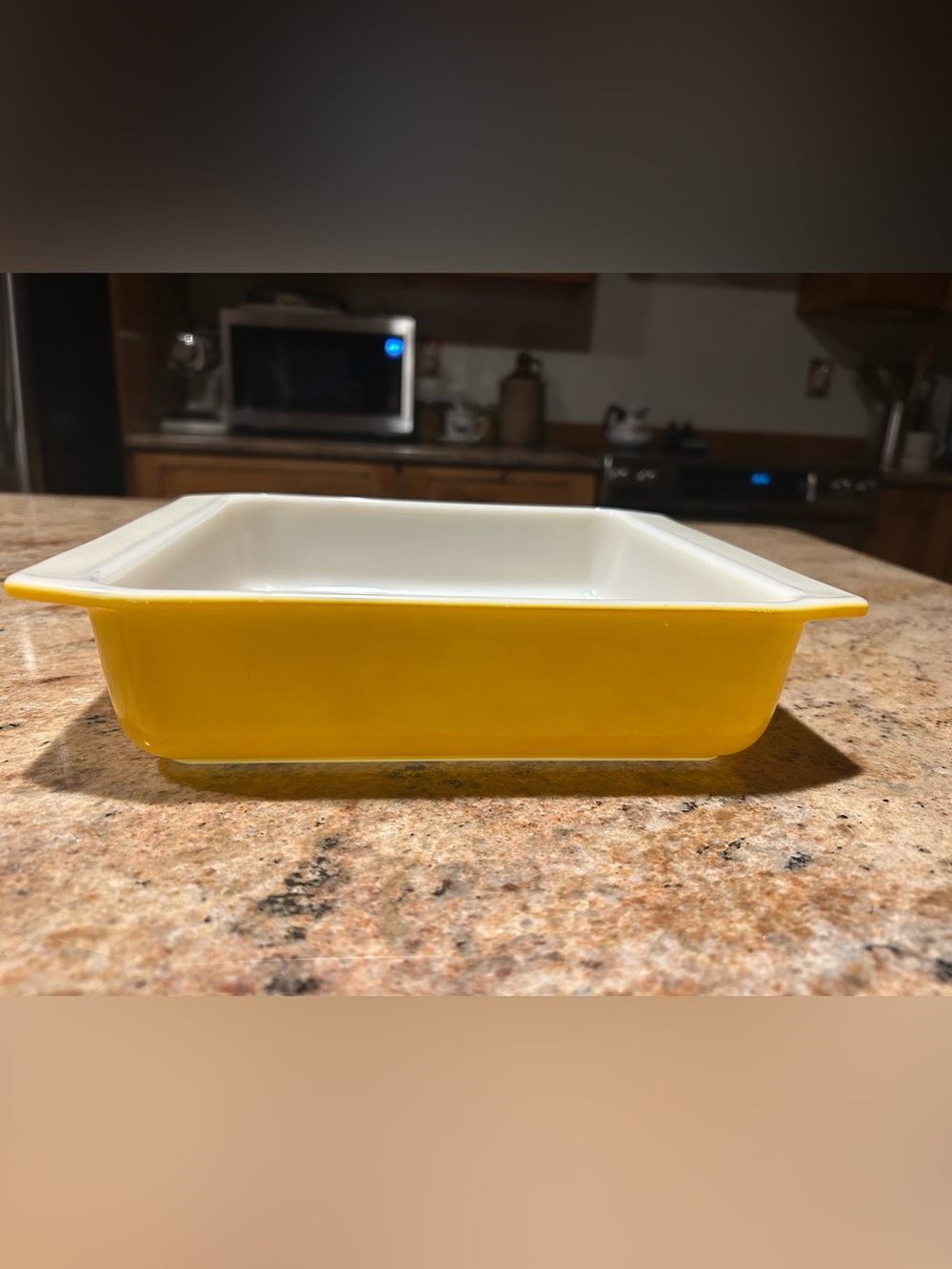 Pyrex TRADE MARK #922 Sunburst Yellow 8”x8”x2” Opal Glass Square Brownie Dish - Picture 3 of 11